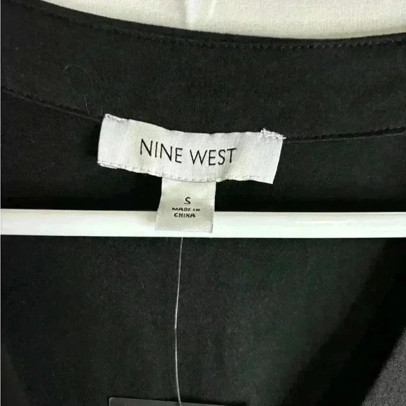 New with tags, womens size small Nine West wrap top/shirt, #B185 - Picture 5 of 8